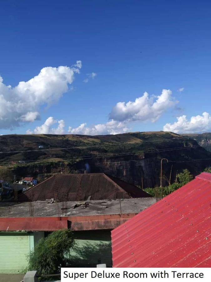 Odyssey'S Pateng Homestay, Çerapunçi Dış mekan fotoğraf