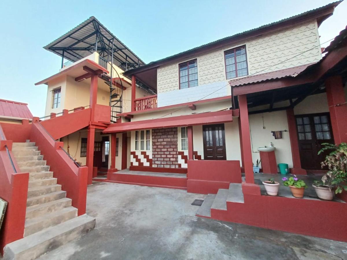 Odyssey'S Pateng Homestay, Çerapunçi Dış mekan fotoğraf