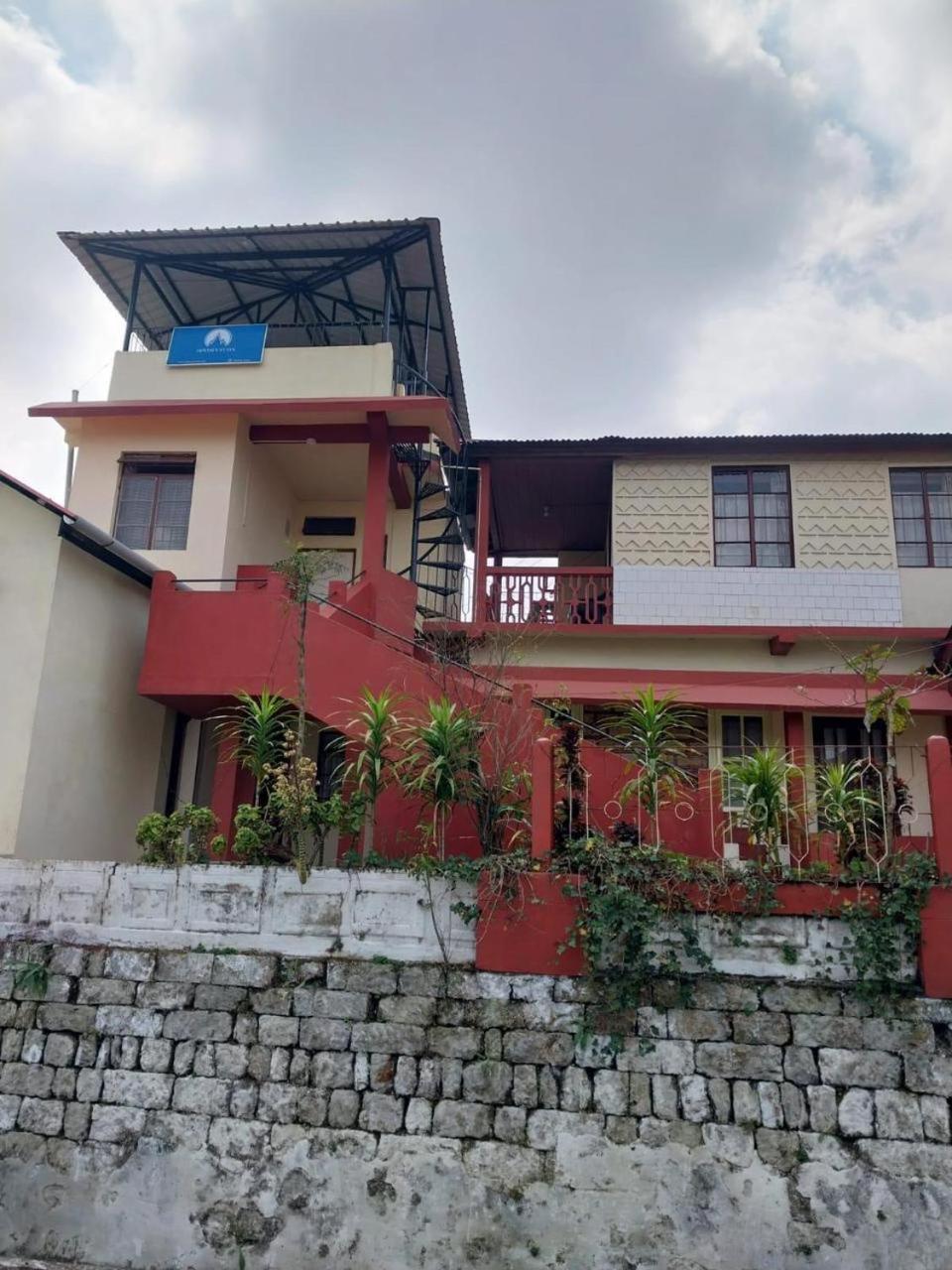Odyssey'S Pateng Homestay, Çerapunçi Dış mekan fotoğraf